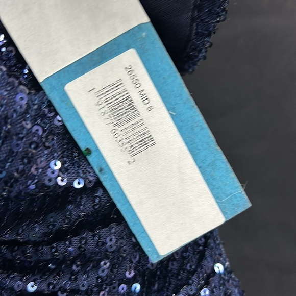 IEENA FOR MAC DUGGAL NWT 26550 Sequined Drop Shoulder Gown - Picture 7 of 10